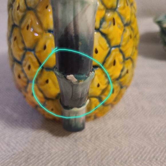 World Bazaars, Inc. Pineapple teapot with lid - Picture 6 of 9